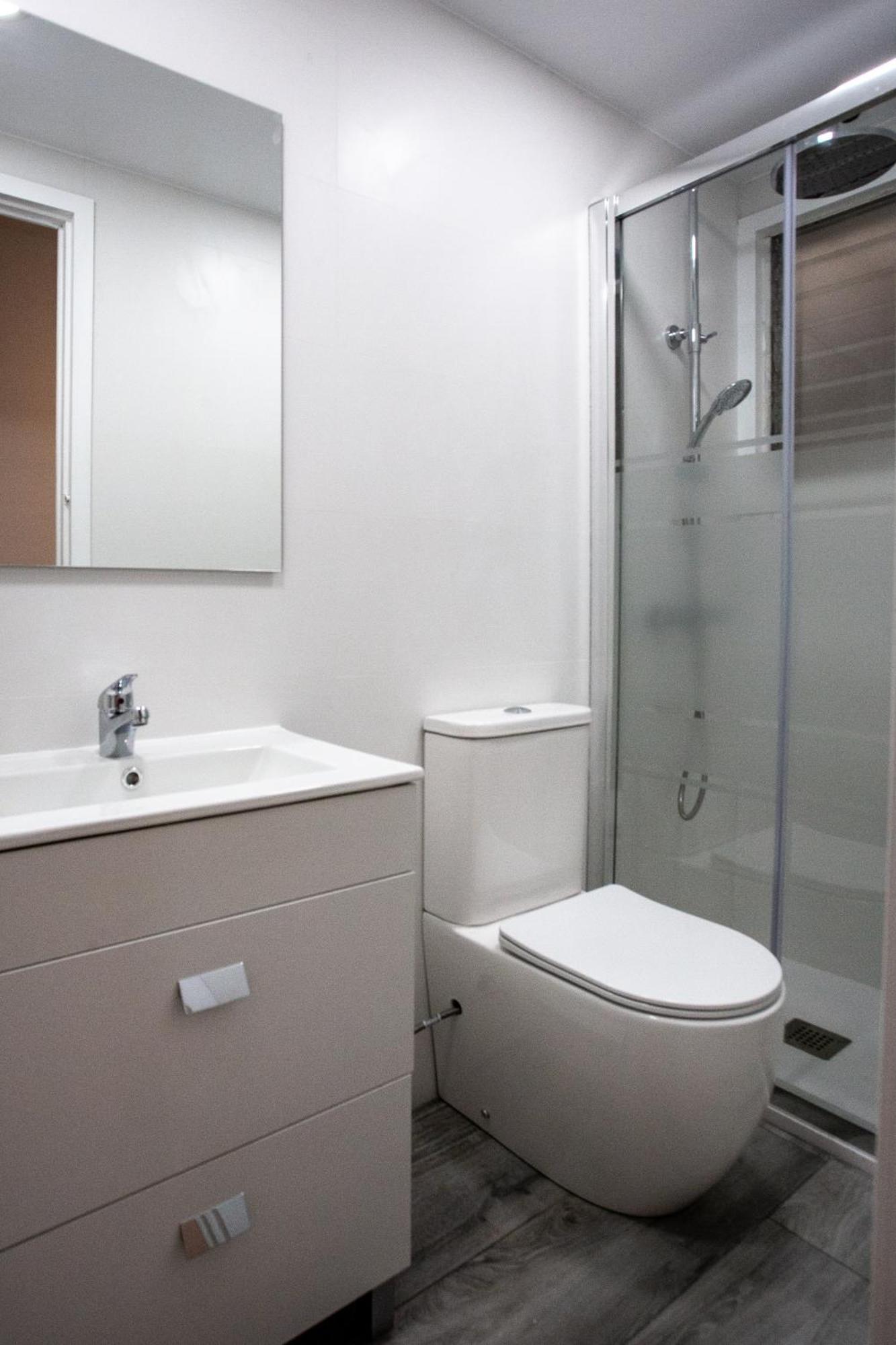 Front Apartment *